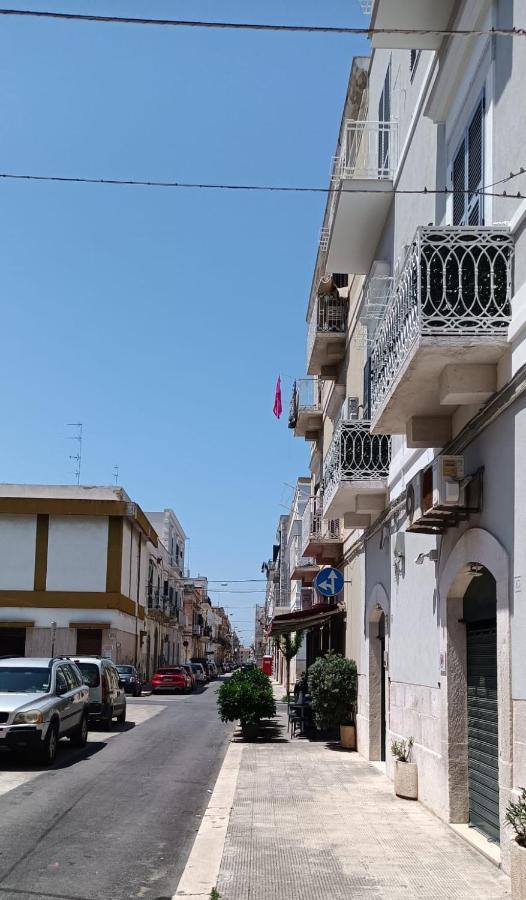 B&B La Reggia Del Sol Трани Экстерьер фото
