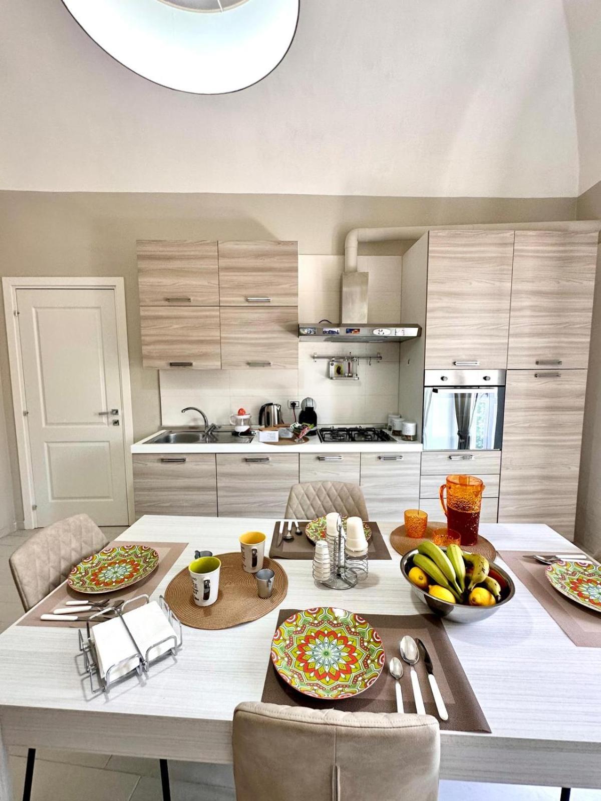 B&B La Reggia Del Sol Трани Экстерьер фото